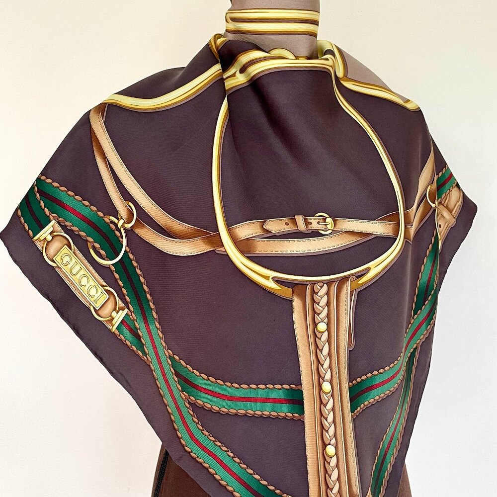 Display #3 New Gucci Scarf Iconic Silk Wrap - Picture 2 of 15